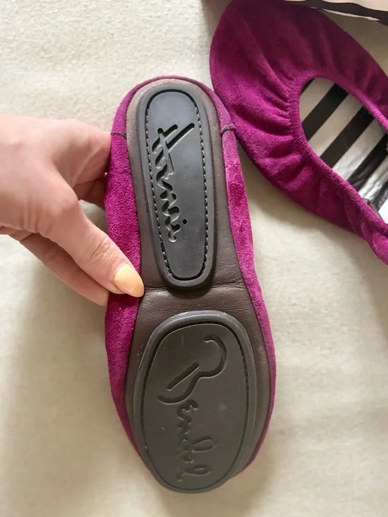 henri bendel Foldable Ballet Flats in Magenta with Black & White Striped Pouch - Picture 4 of 5